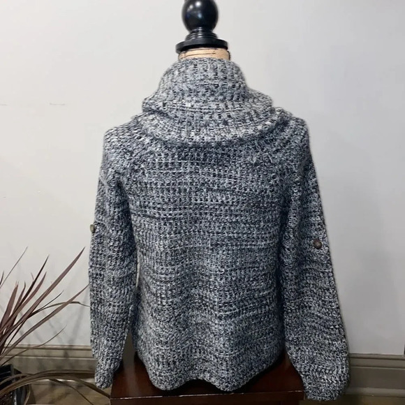 DKNYC cable knit sweater - Picture 4 of 11